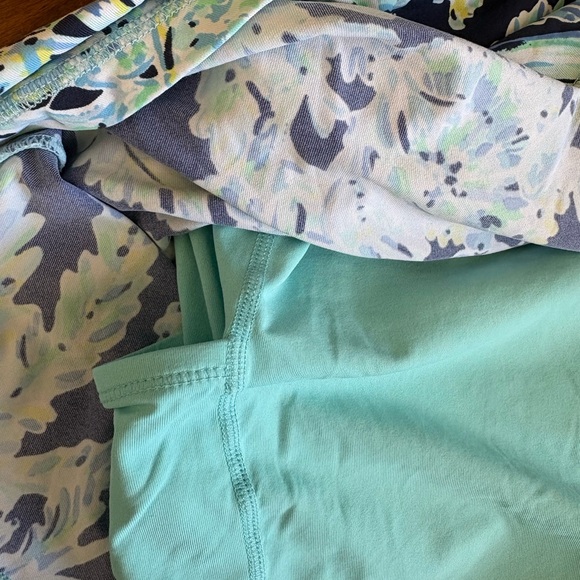 Lilly Pulitzer - High Tide Navy Scuba Doo, Athletic Skirt, USED. - Picture 12 of 13
